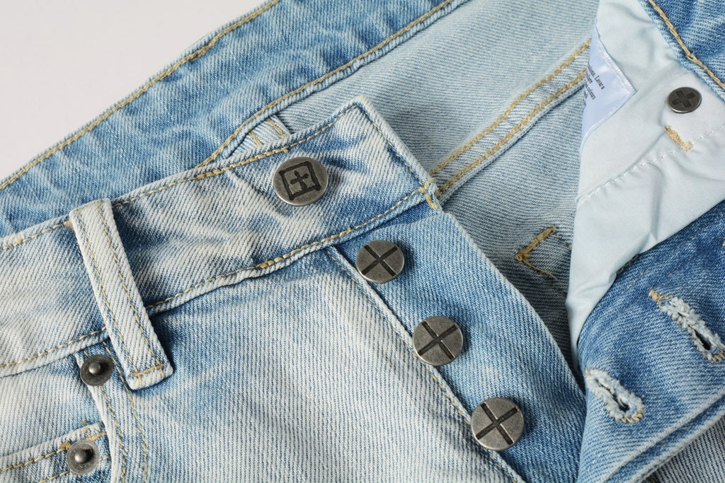 Men's Light Wash Lion Crest Patch Distressed Skinny Jeans - Stretch Denim