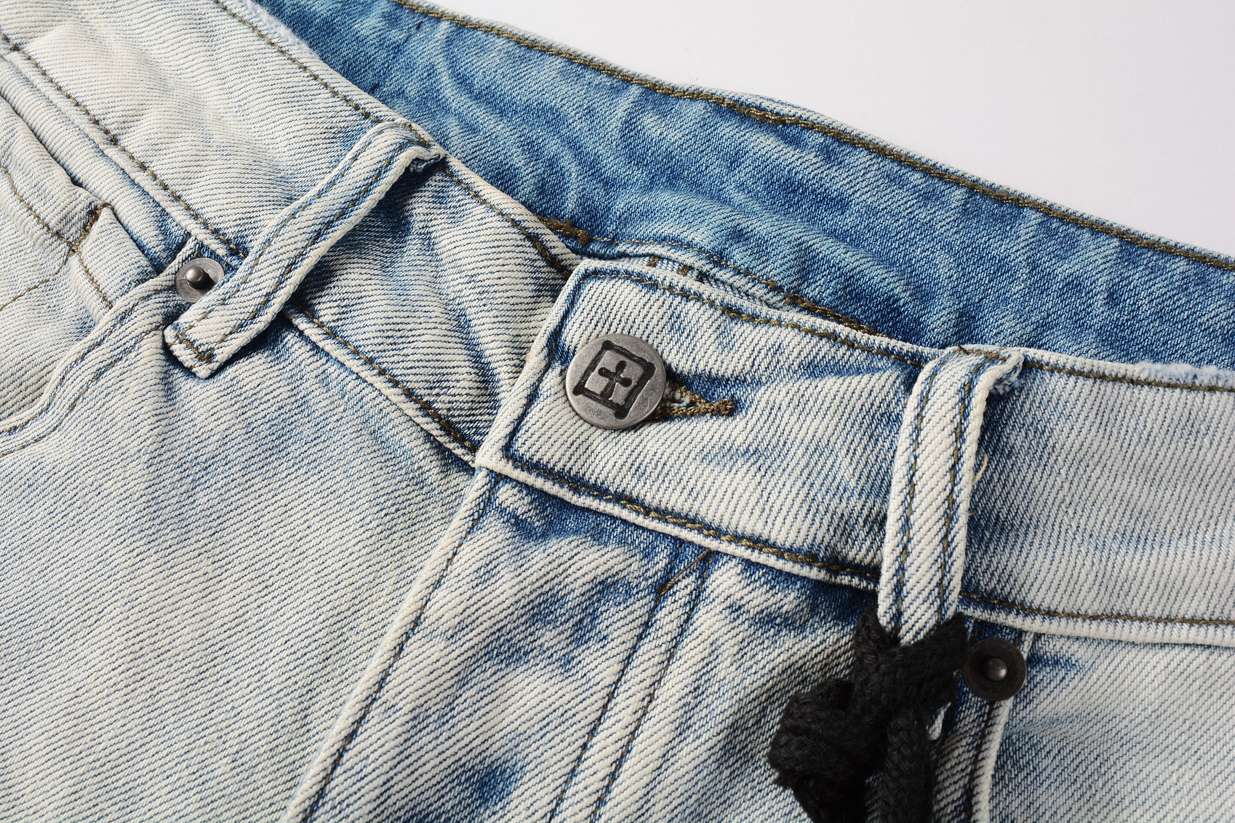 Men's Light Wash Graphic Print Distressed Skinny Jeans - Stretch Denim