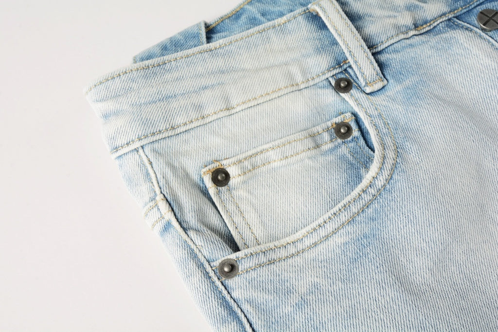 Men's Light Wash Lion Crest Patch Distressed Skinny Jeans - Stretch Denim