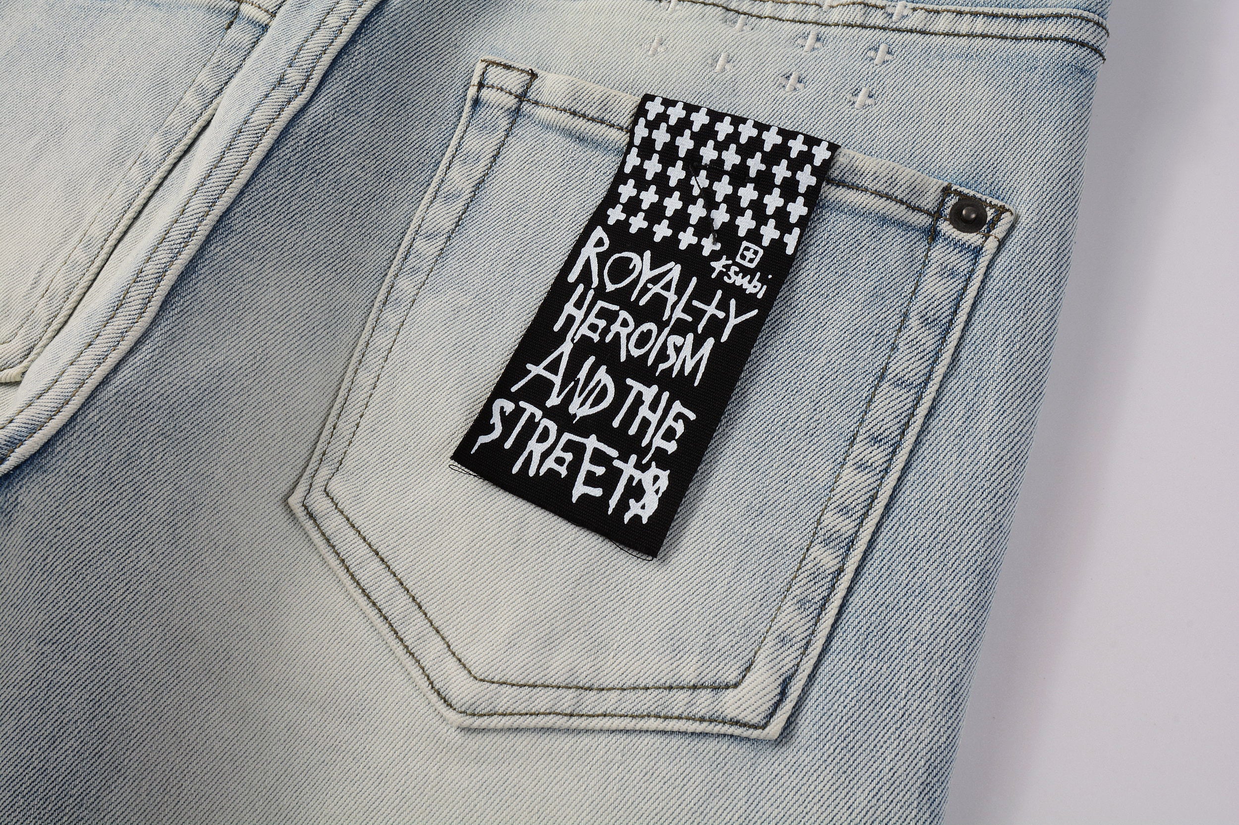 Men's Light Wash Graphic Print Distressed Skinny Jeans - Stretch Denim