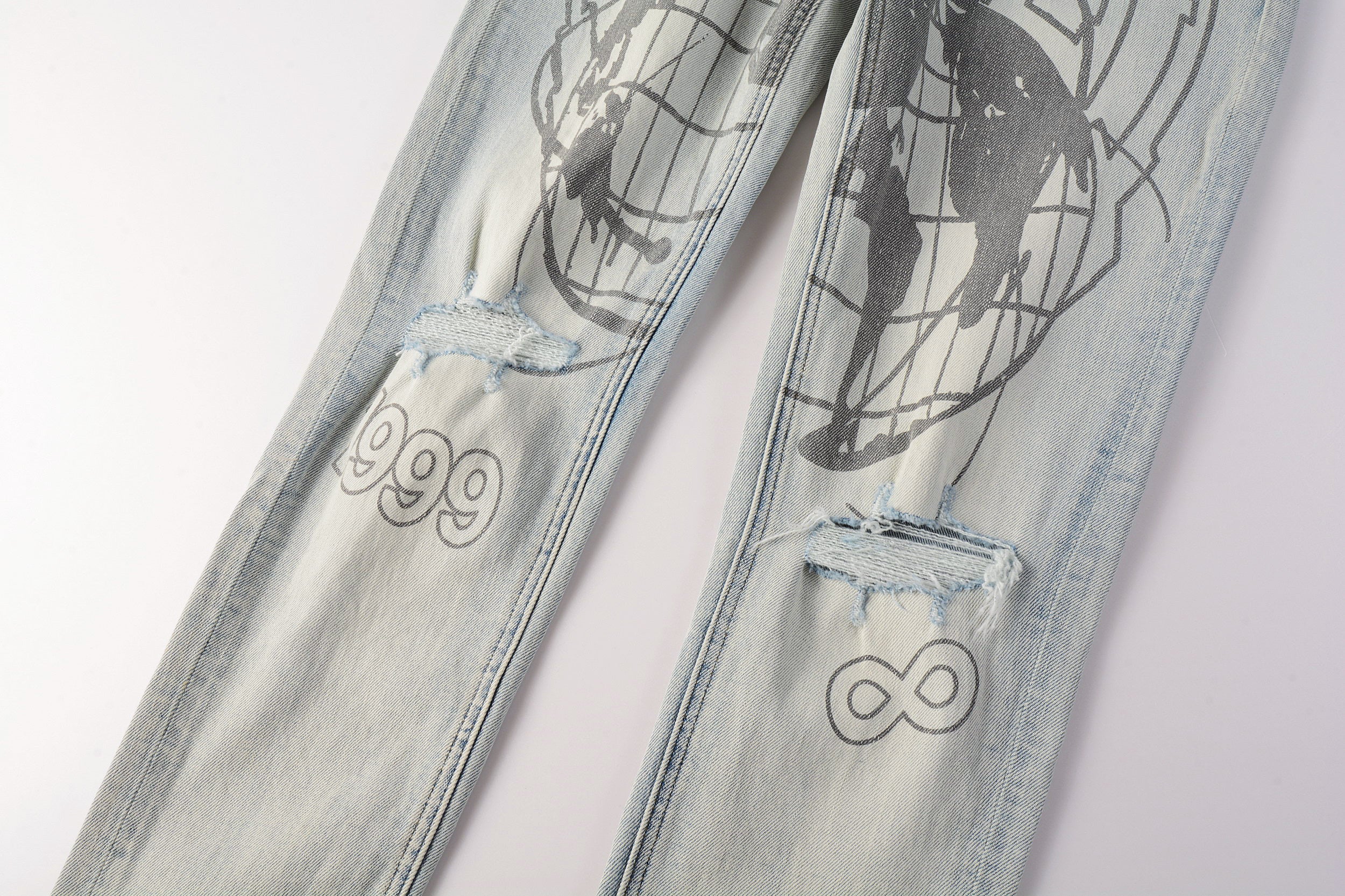 Men's Light Wash Graphic Print Distressed Skinny Jeans - Stretch Denim