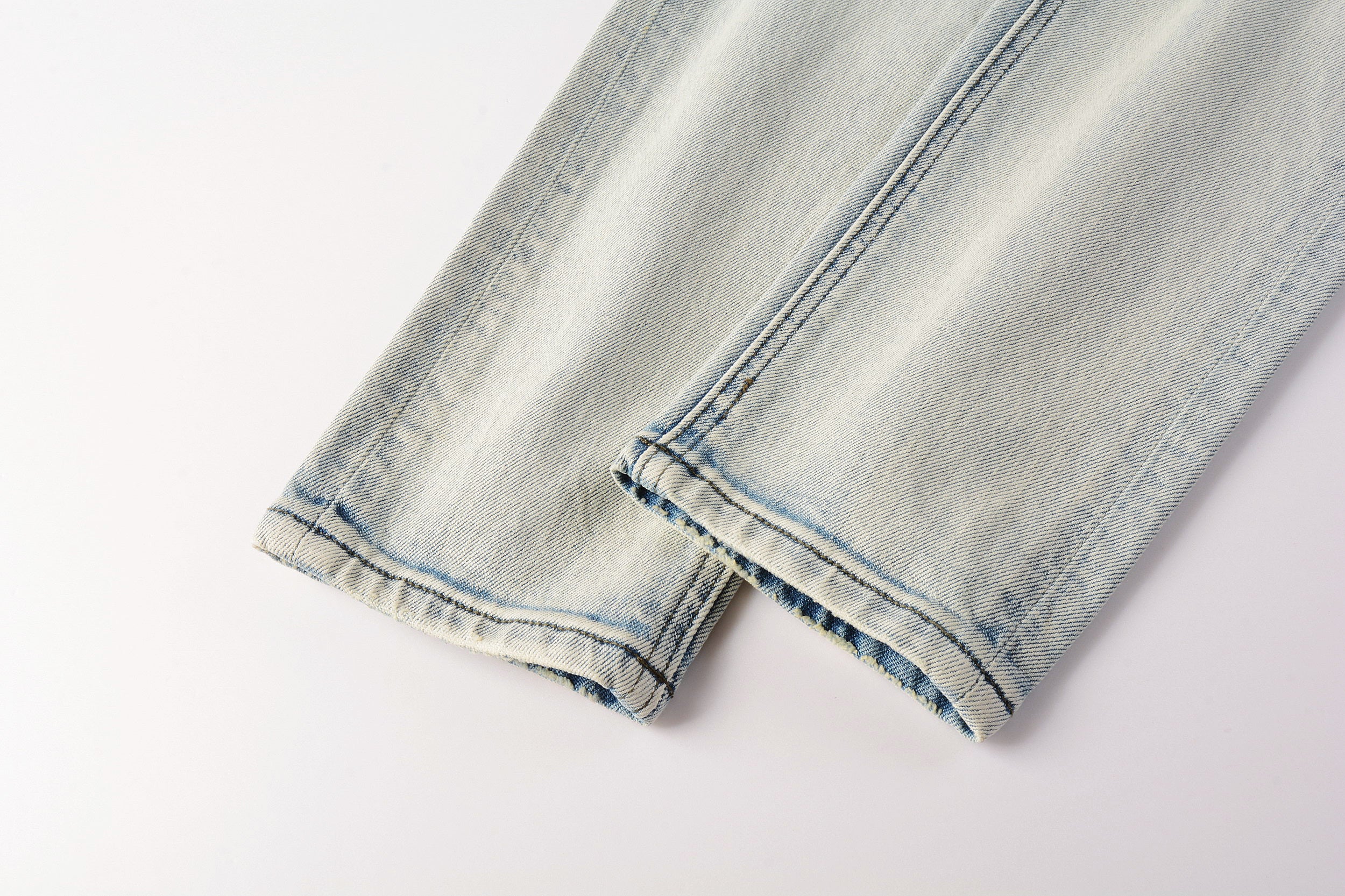 Men's Light Wash Graphic Print Distressed Skinny Jeans - Stretch Denim